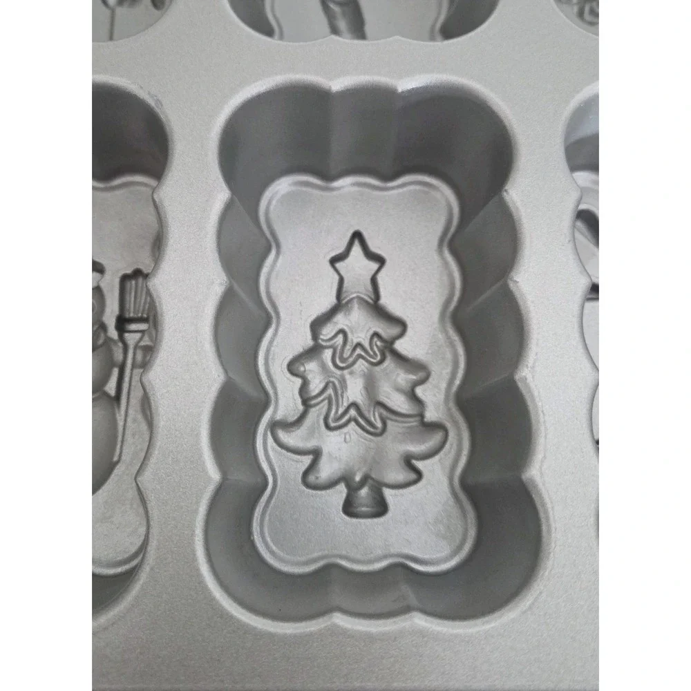 Nordic Ware Christmas Mini Bread Loaf Pan 8 Holiday‎ Designs 6 Cups